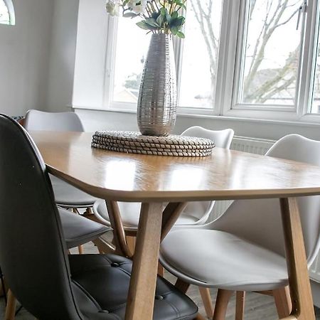 Stylish Retreat In Leigh-On-Sea Appartement Southend-on-Sea Buitenkant foto