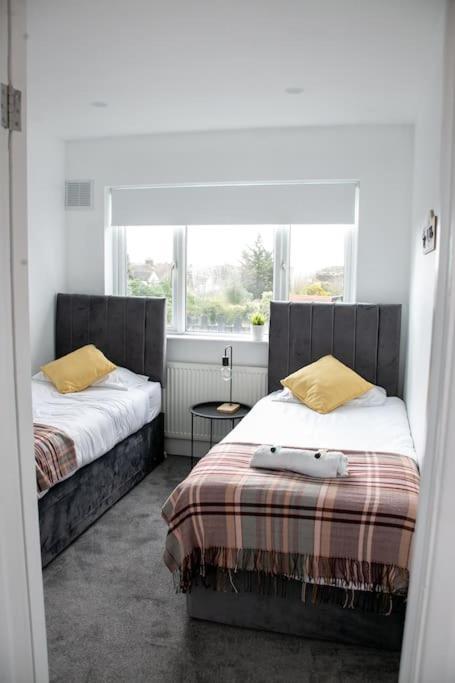 Stylish Retreat In Leigh-On-Sea Appartement Southend-on-Sea Buitenkant foto