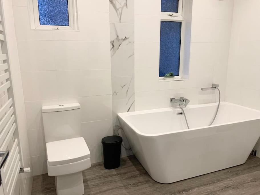 Stylish Retreat In Leigh-On-Sea Appartement Southend-on-Sea Buitenkant foto