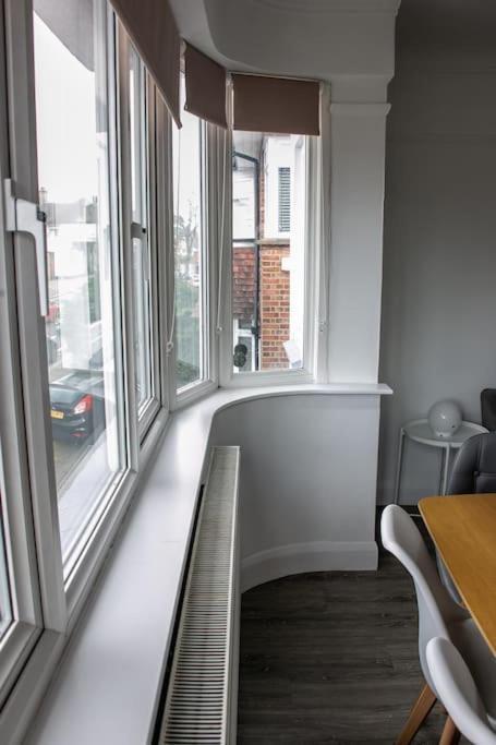 Stylish Retreat In Leigh-On-Sea Appartement Southend-on-Sea Buitenkant foto