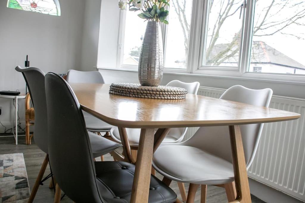 Stylish Retreat In Leigh-On-Sea Appartement Southend-on-Sea Buitenkant foto