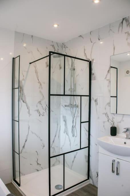 Stylish Retreat In Leigh-On-Sea Appartement Southend-on-Sea Buitenkant foto