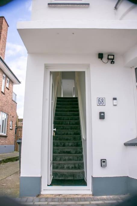 Stylish Retreat In Leigh-On-Sea Appartement Southend-on-Sea Buitenkant foto