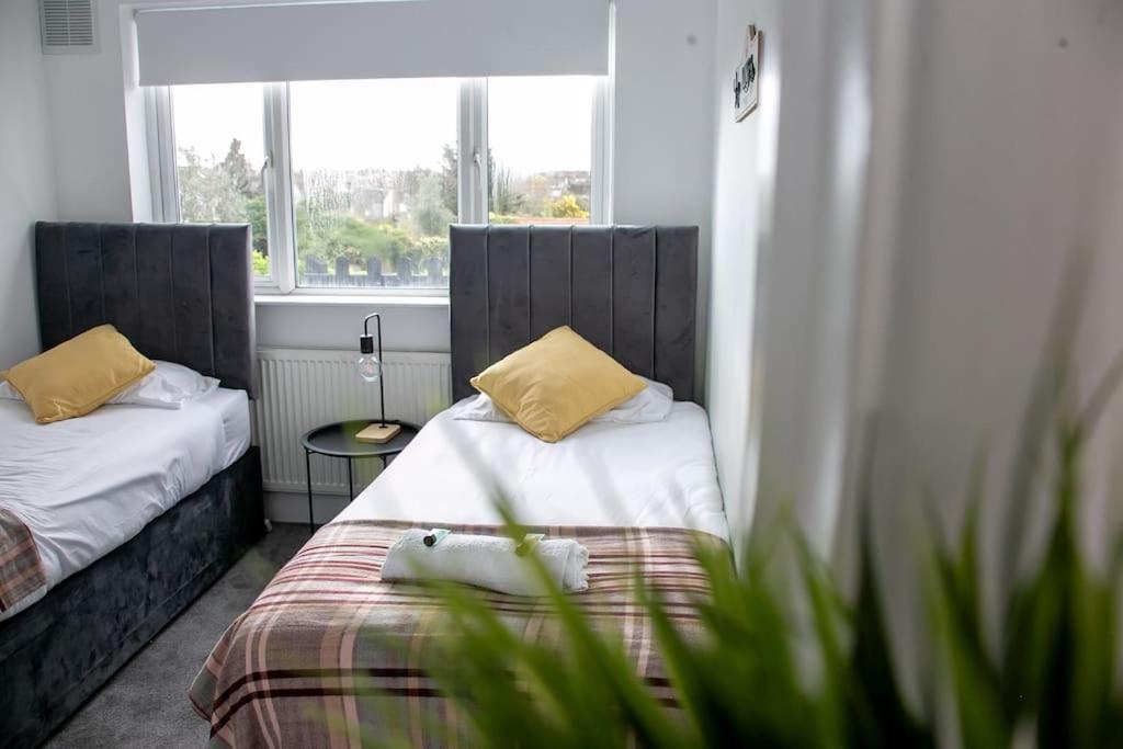 Stylish Retreat In Leigh-On-Sea Appartement Southend-on-Sea Buitenkant foto